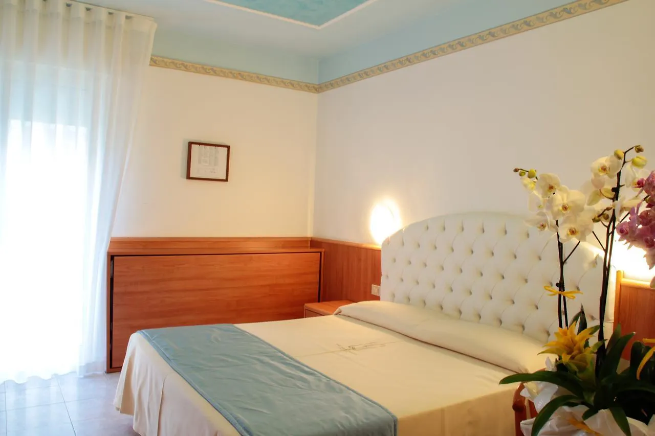 Hotel Hollywood***S ليدو دي يسولو