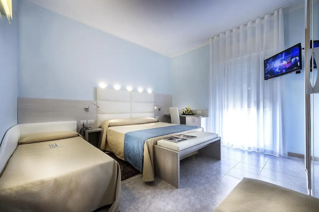 Hotel Hollywood***S ليدو دي يسولو